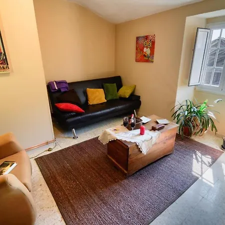 2 Bedrooms House With Enclosed Garden And Wifi At